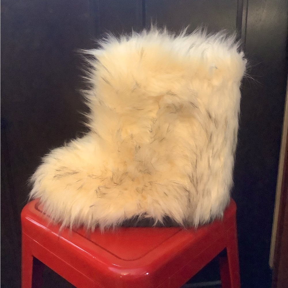 Furry slipper boots